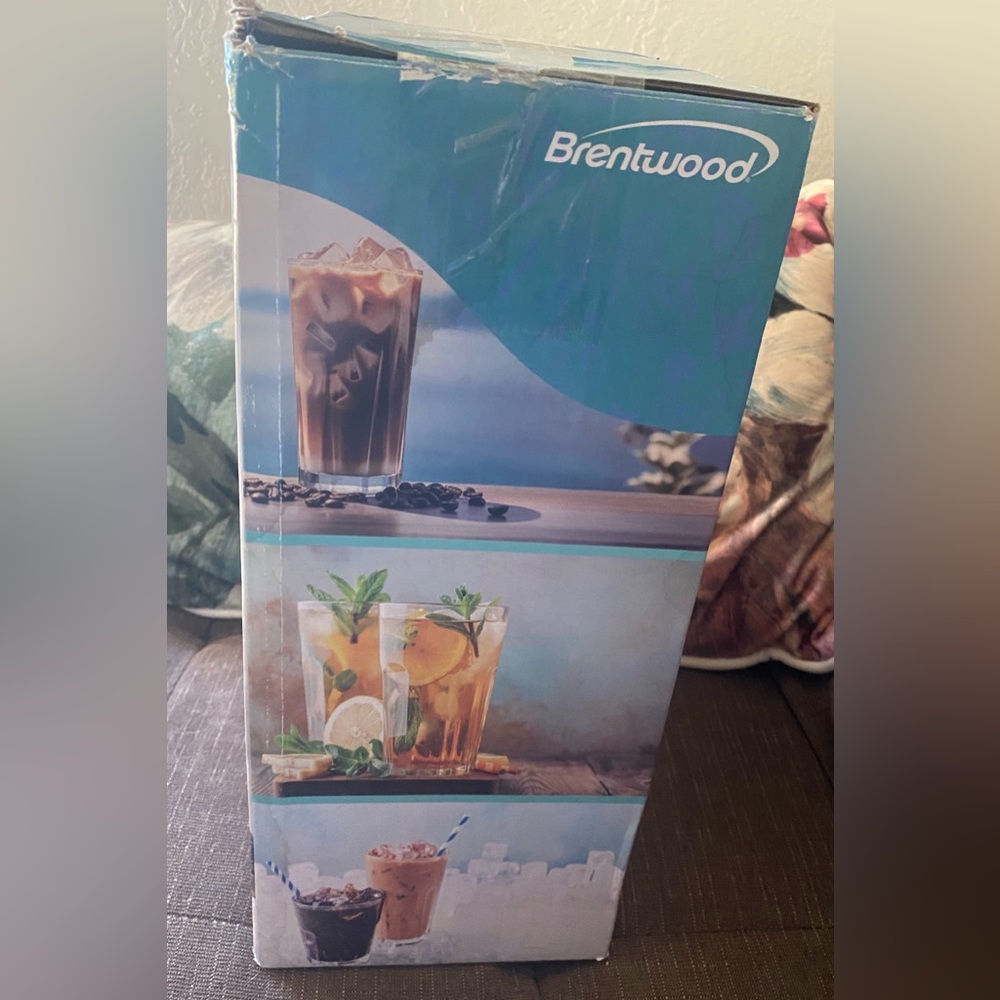Brentwood Single Serve Iced Coffee & Tea Maker + 20oz. Tumbler Lid & Straw New - Picture 8 of 10